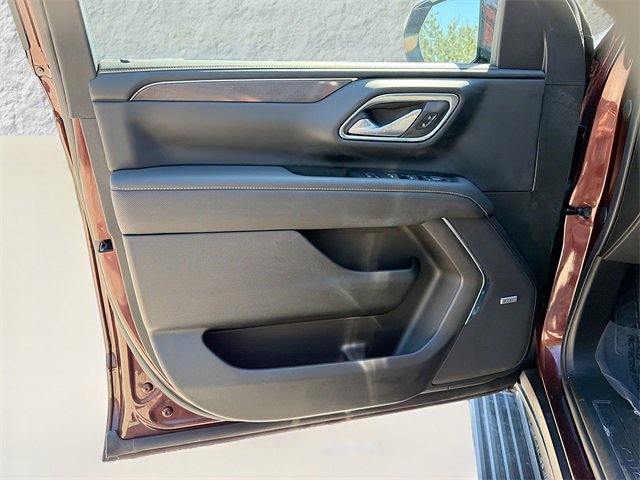 Used 2022 GMC Yukon XL AT4 image 24