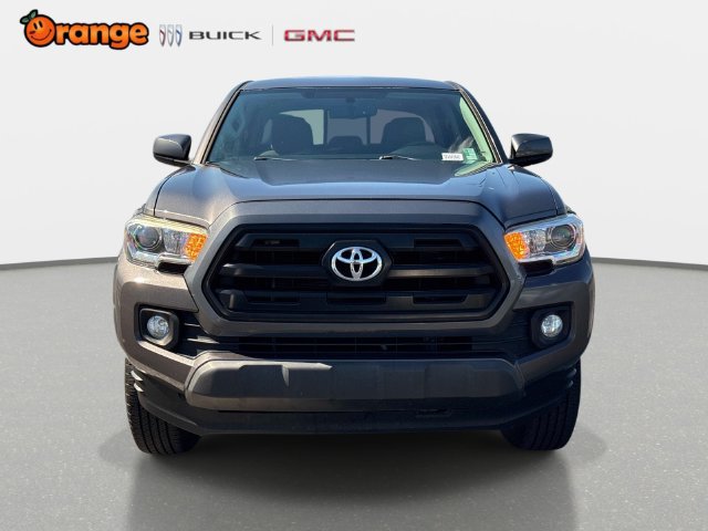 Used 2017 Toyota Tacoma SR5 w/ Tow Package RWD image 8