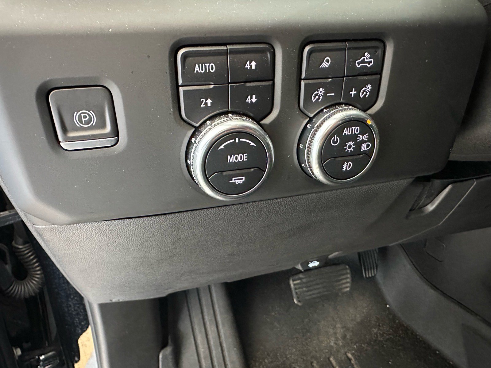 Used 2024 GMC Sierra 2500 Denali w/ Denali Reserve Package AWD/4WD image 22