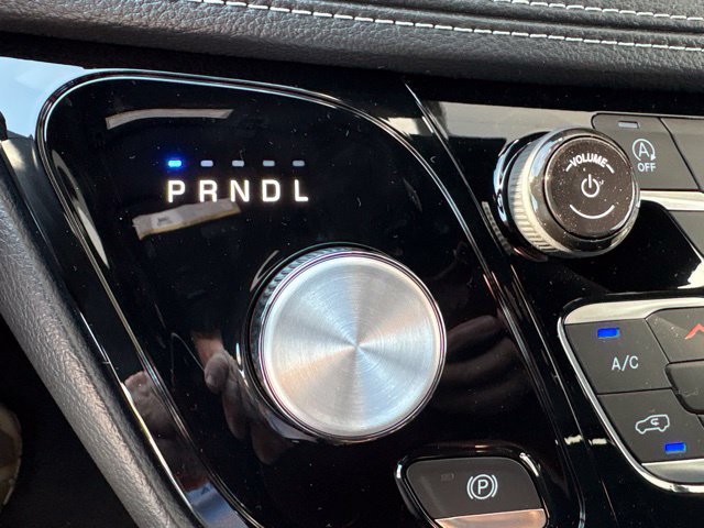 New 2027 Chrysler Pacifica Select FWD image 21