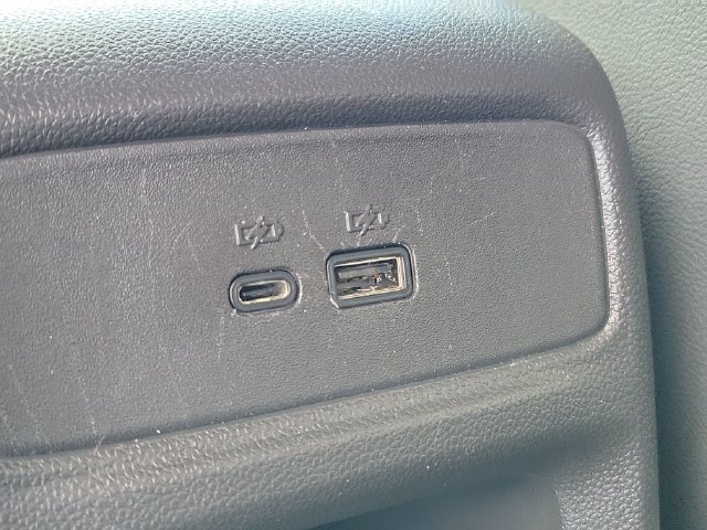 Used 2025 Chevrolet Trax RS FWD image 15