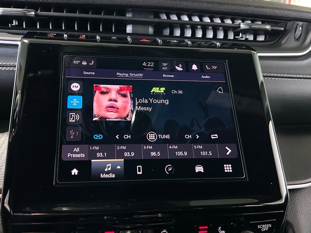 Used 2023 Jeep Grand Cherokee L Laredo image 28