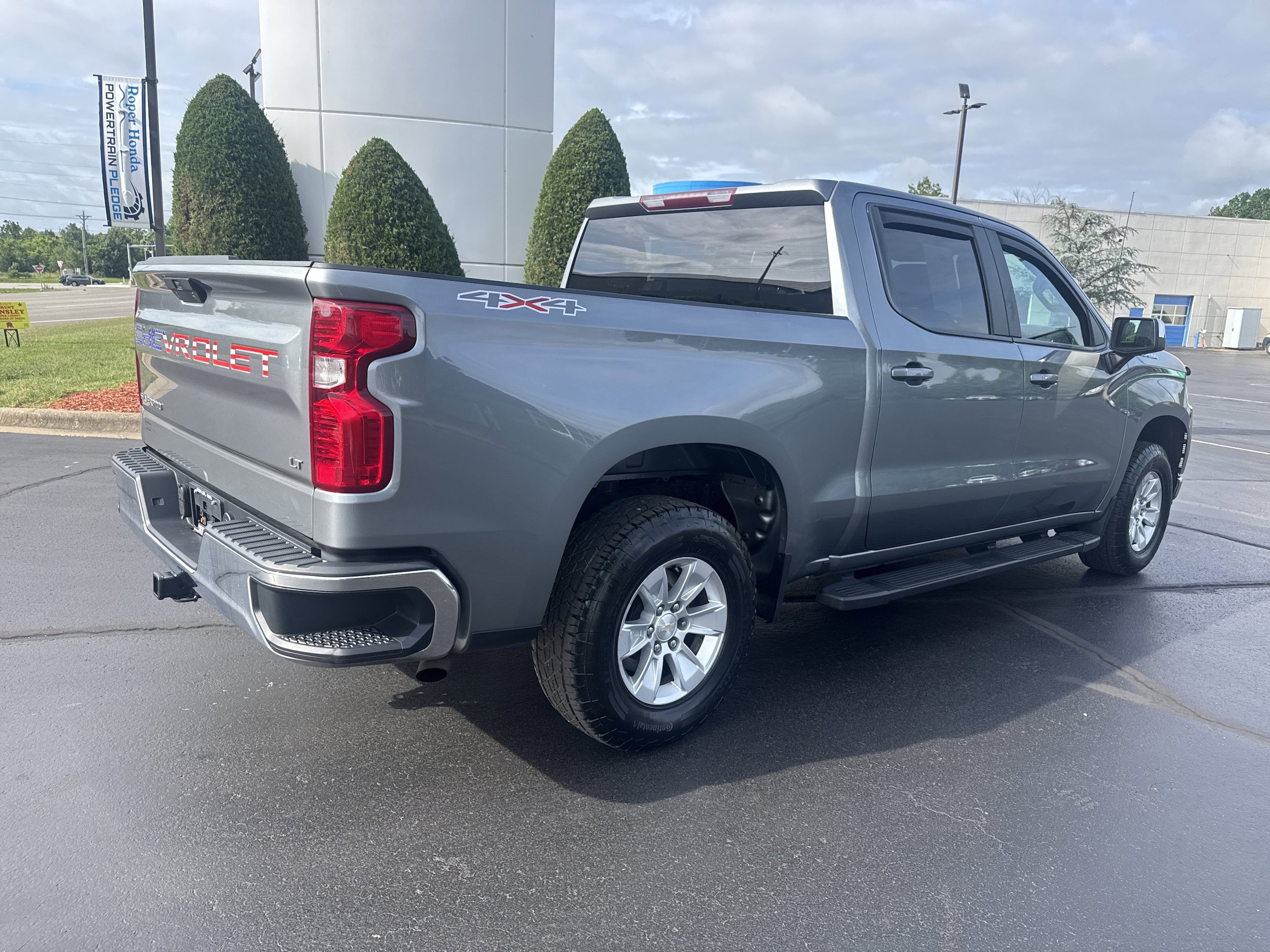 Used 2020 Chevrolet Silverado 1500 LT w/ All-Star Edition AWD/4WD image 4