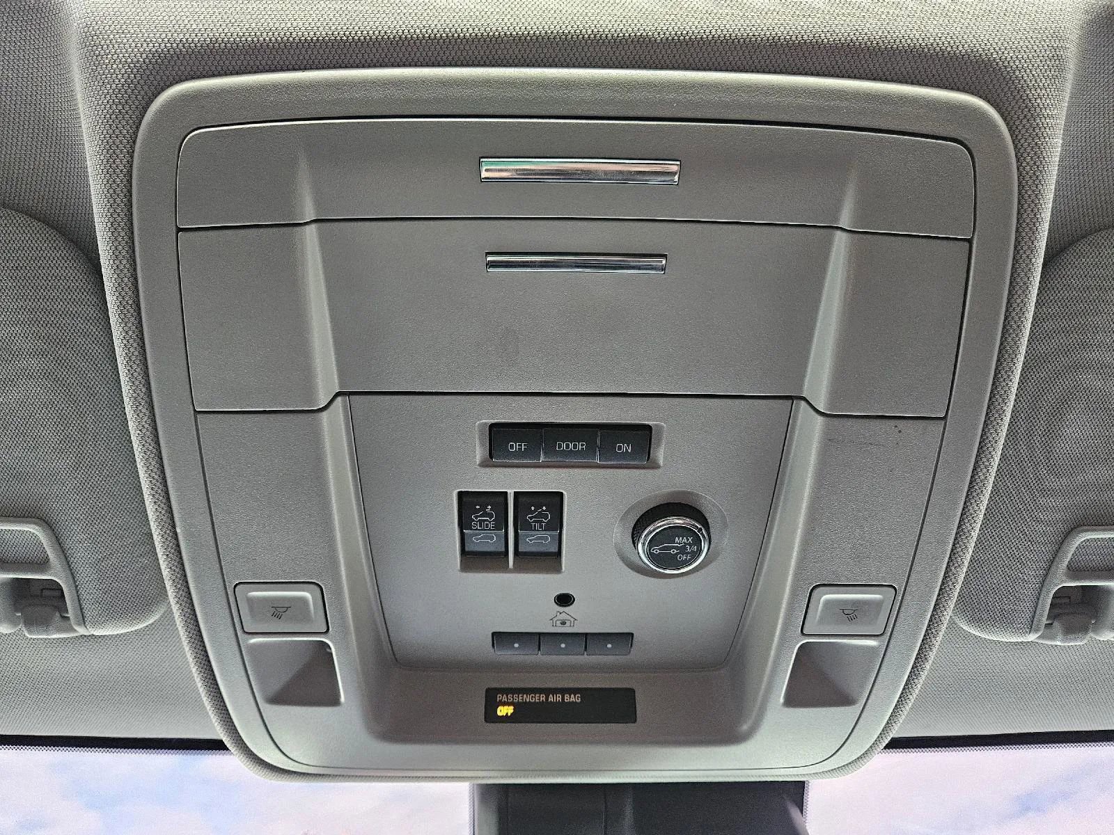 Used 2019 Chevrolet Suburban Premier w/ Premier Plus Edition image 17