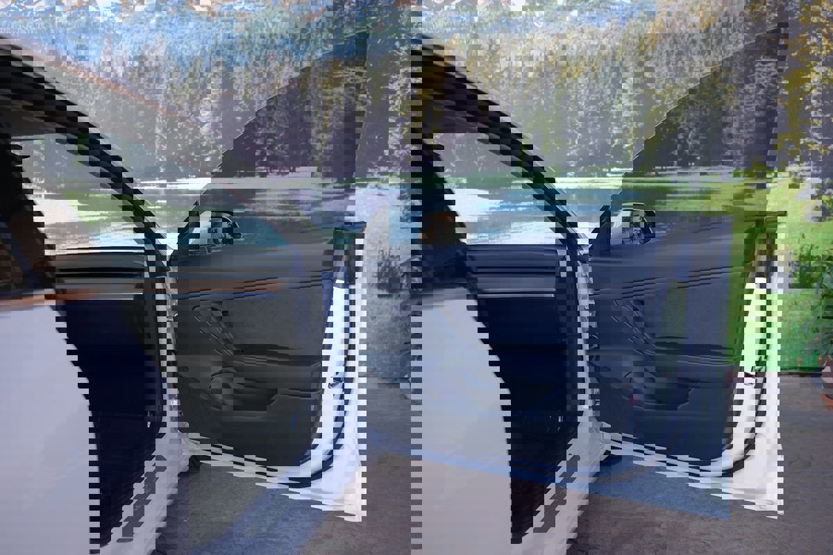 Used 2020 Tesla Model 3 Standard Range Plus image 25