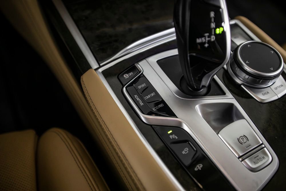 Used 2022 BMW 740i xDrive w/ Premium Package image 35