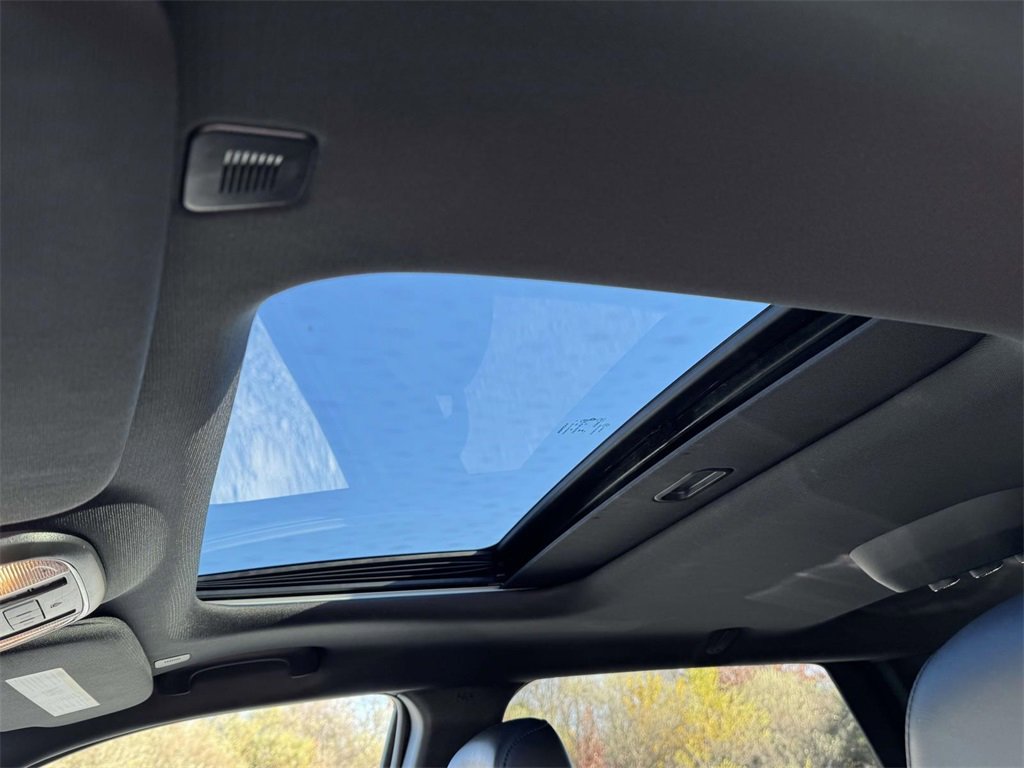 Used 2025 Dodge Durango GT image 4