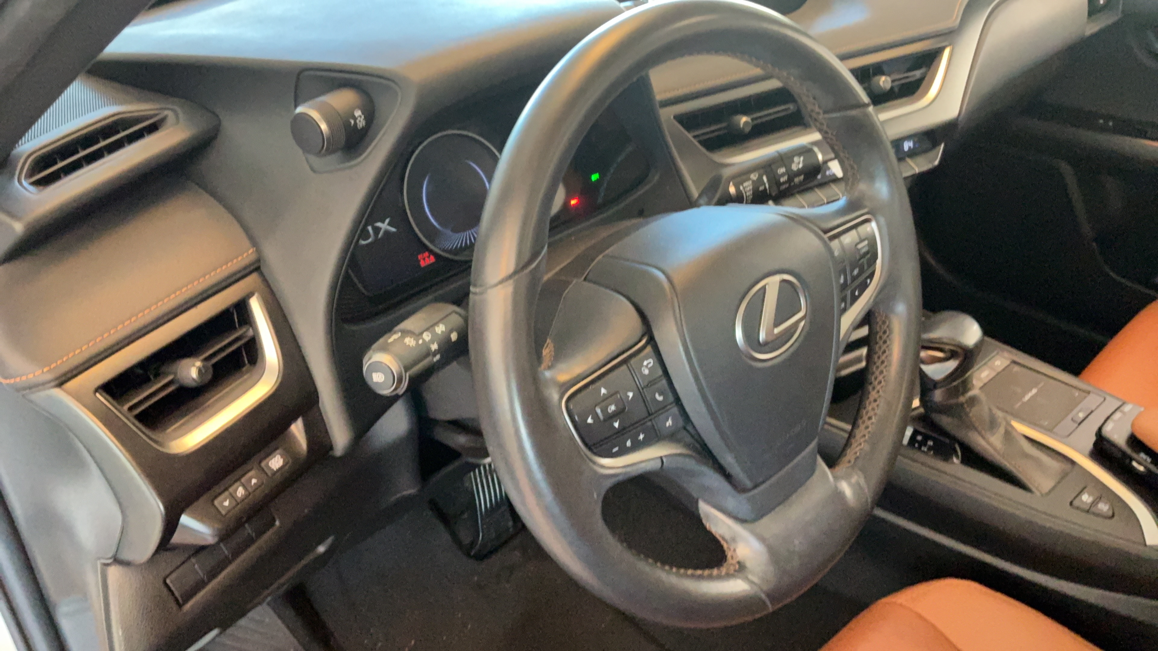 Used 2022 Lexus UX 250h w/ Accessory Package (Z2) AWD/4WD image 29