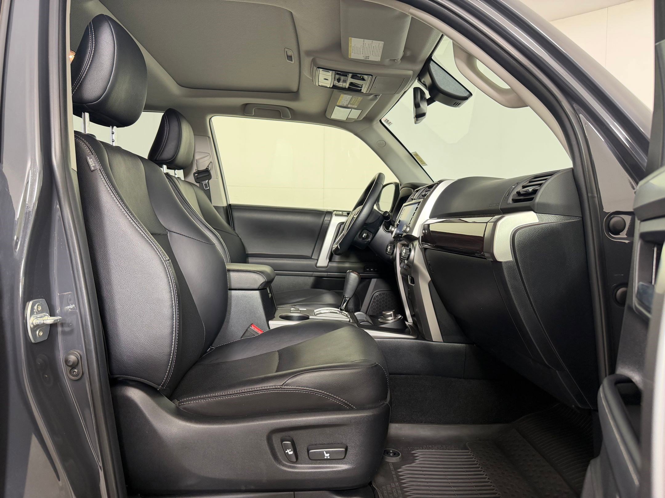 Used 2024 Toyota 4Runner Limited image 28