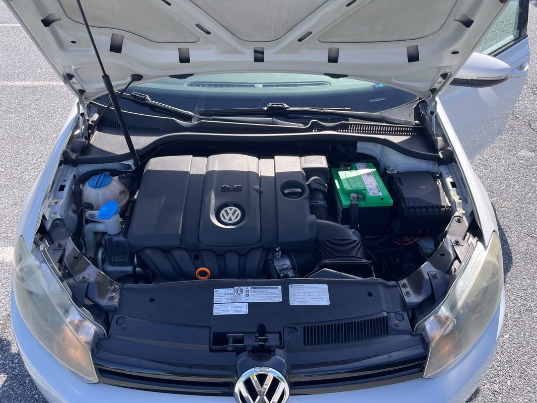 Used 2012 Volkswagen Golf 4-Door FWD image 24