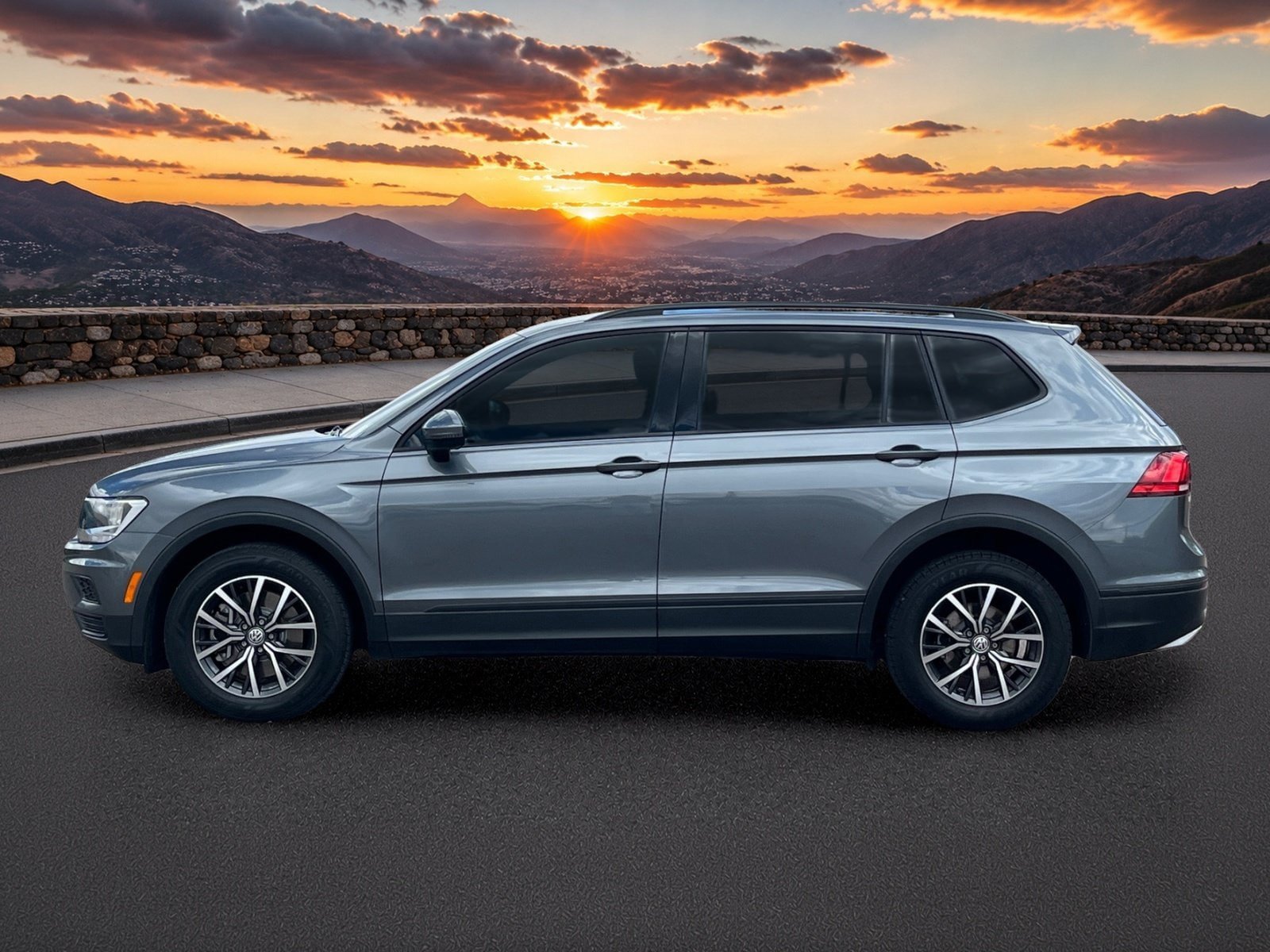 Used 2021 Volkswagen Tiguan S FWD image 3