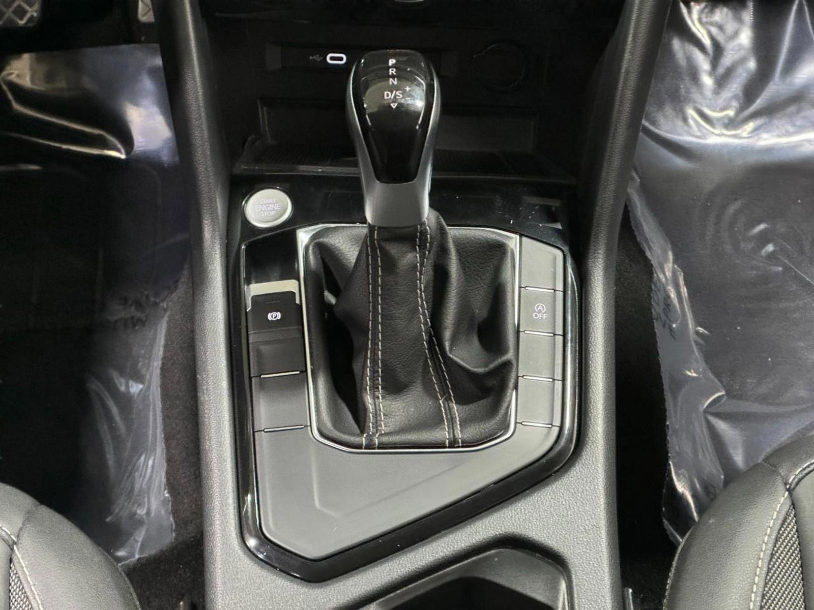 Used 2024 Volkswagen Taos SE image 16