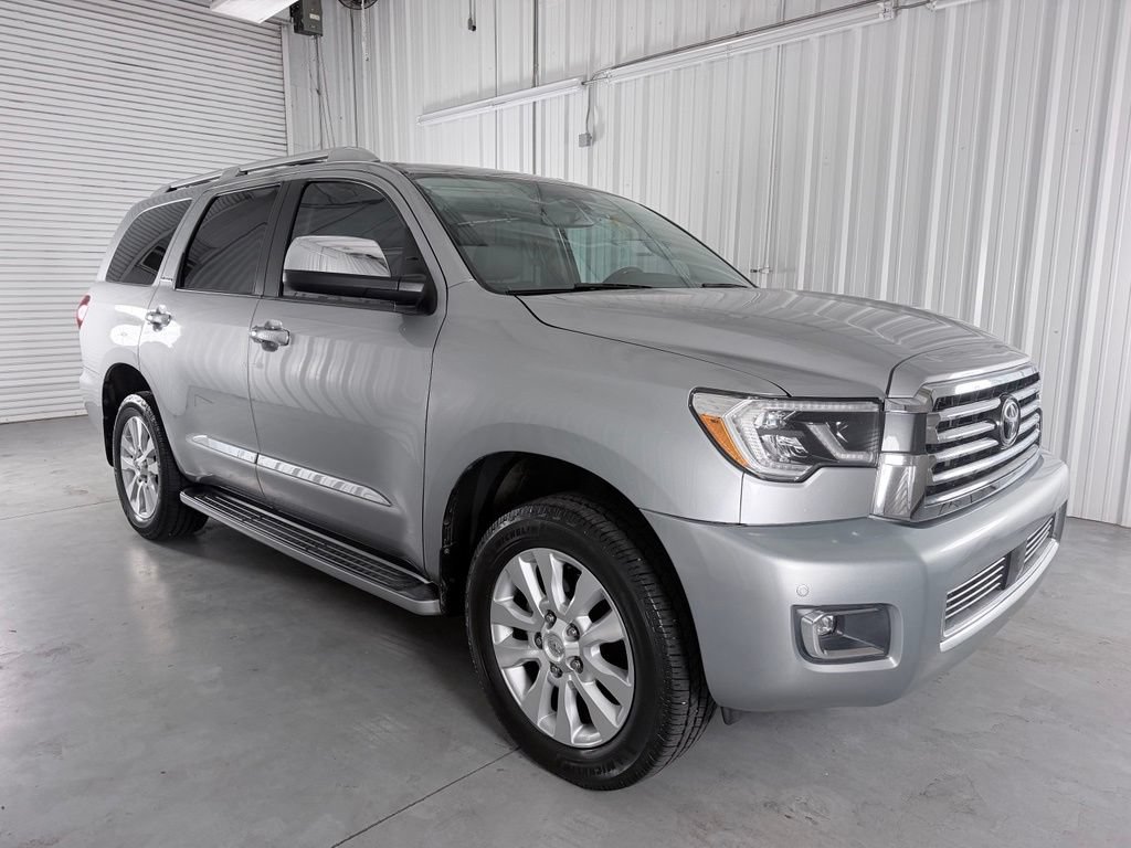 Used 2018 Toyota Sequoia Platinum AWD/4WD image 3