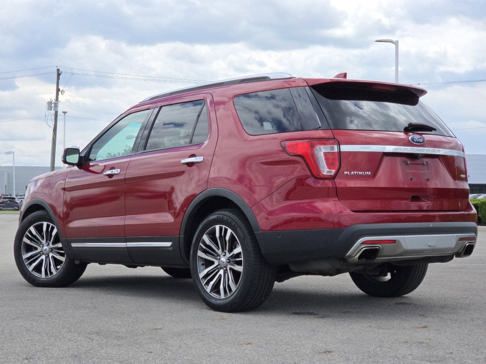 Used 2016 Ford Explorer Platinum AWD/4WD image 16