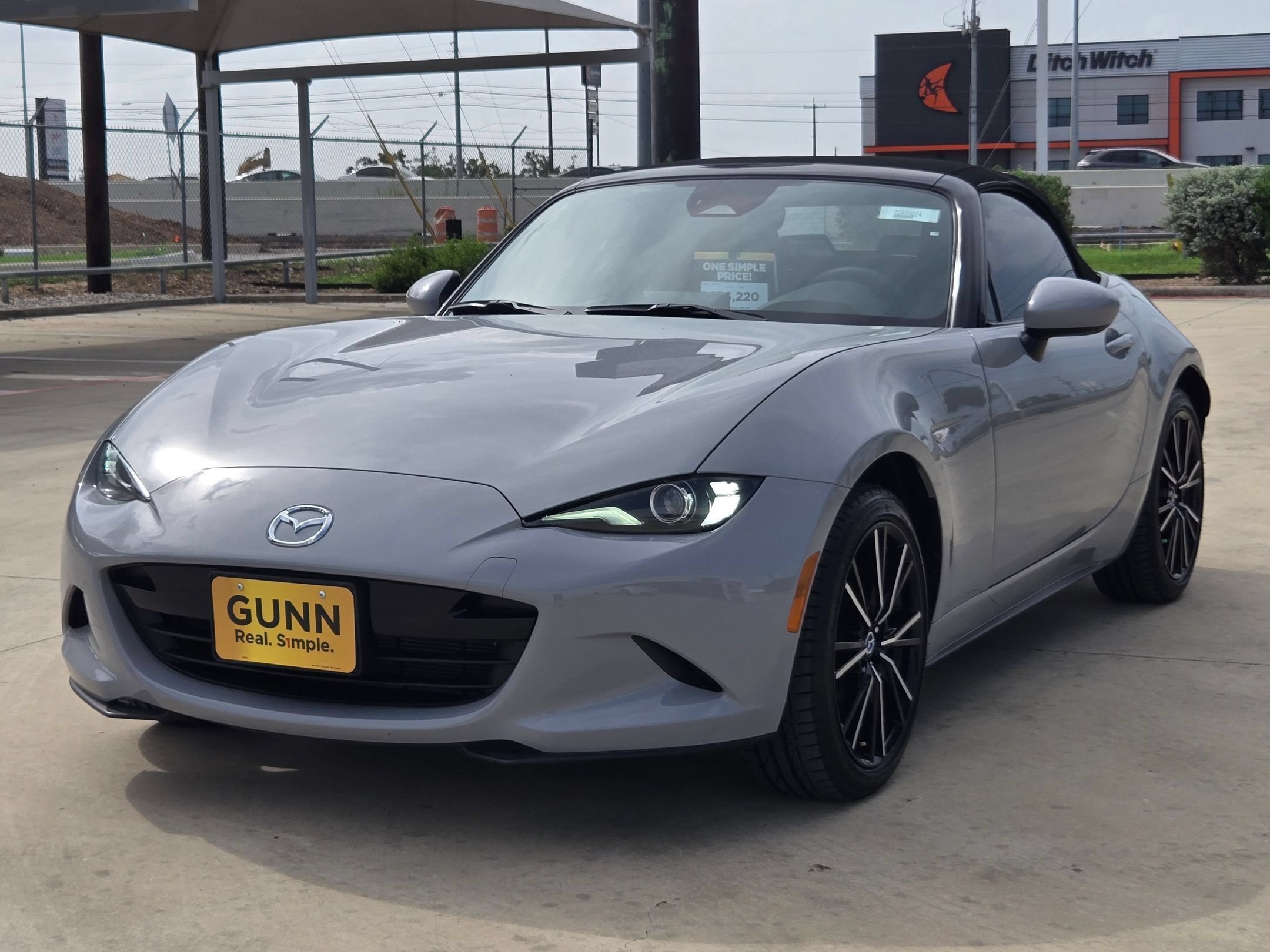 Used 2025 MAZDA MX-5 Miata Grand Touring w/ Weather Package RWD image 3