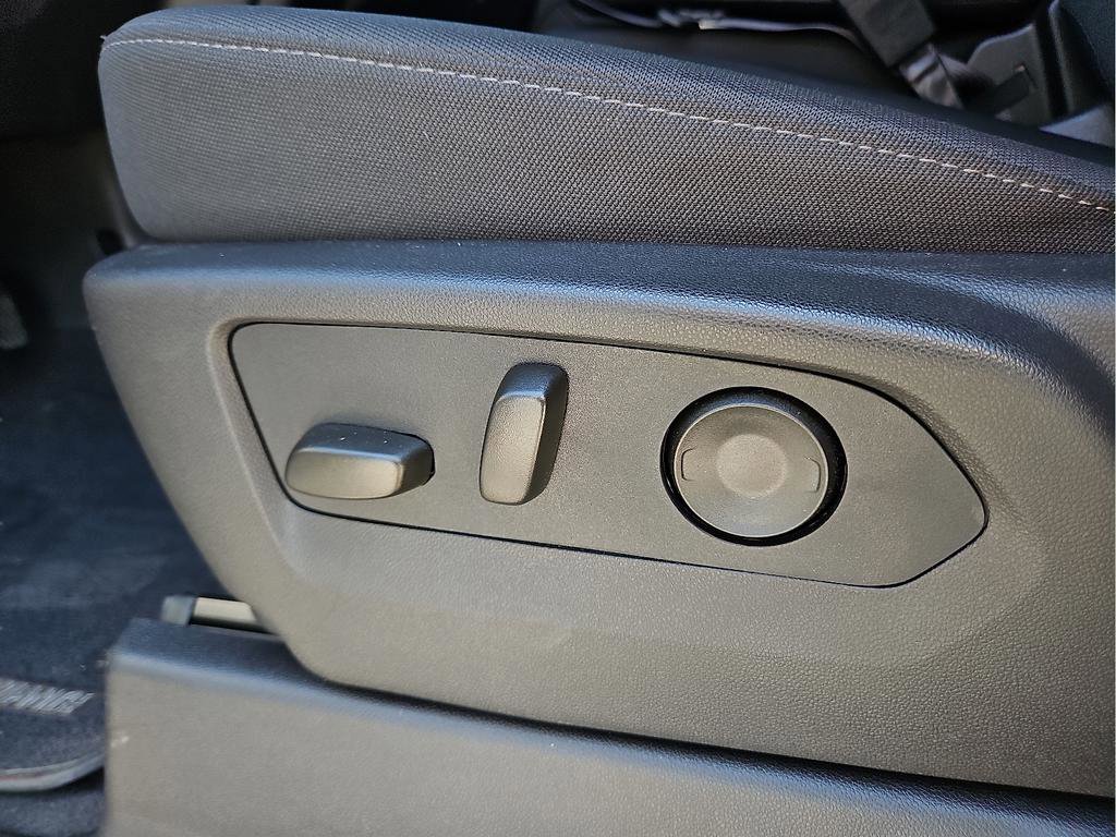 Used 2026 Chevrolet Silverado 1500 Custom image 11