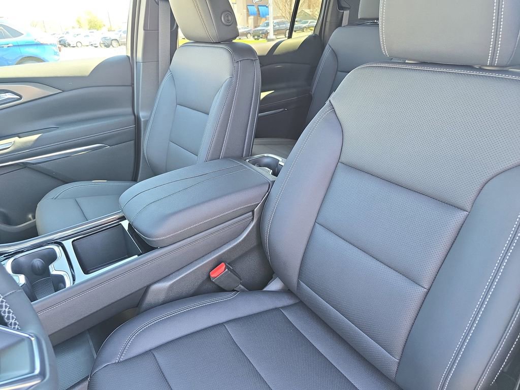 New 2026 Chevrolet Traverse LT w/ Sun and Wheel Package FWD image 15