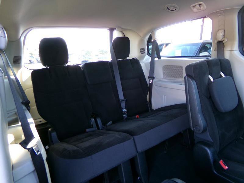 Used 2019 Dodge Grand Caravan SE w/ UConnect Hands-Free Group FWD image 29