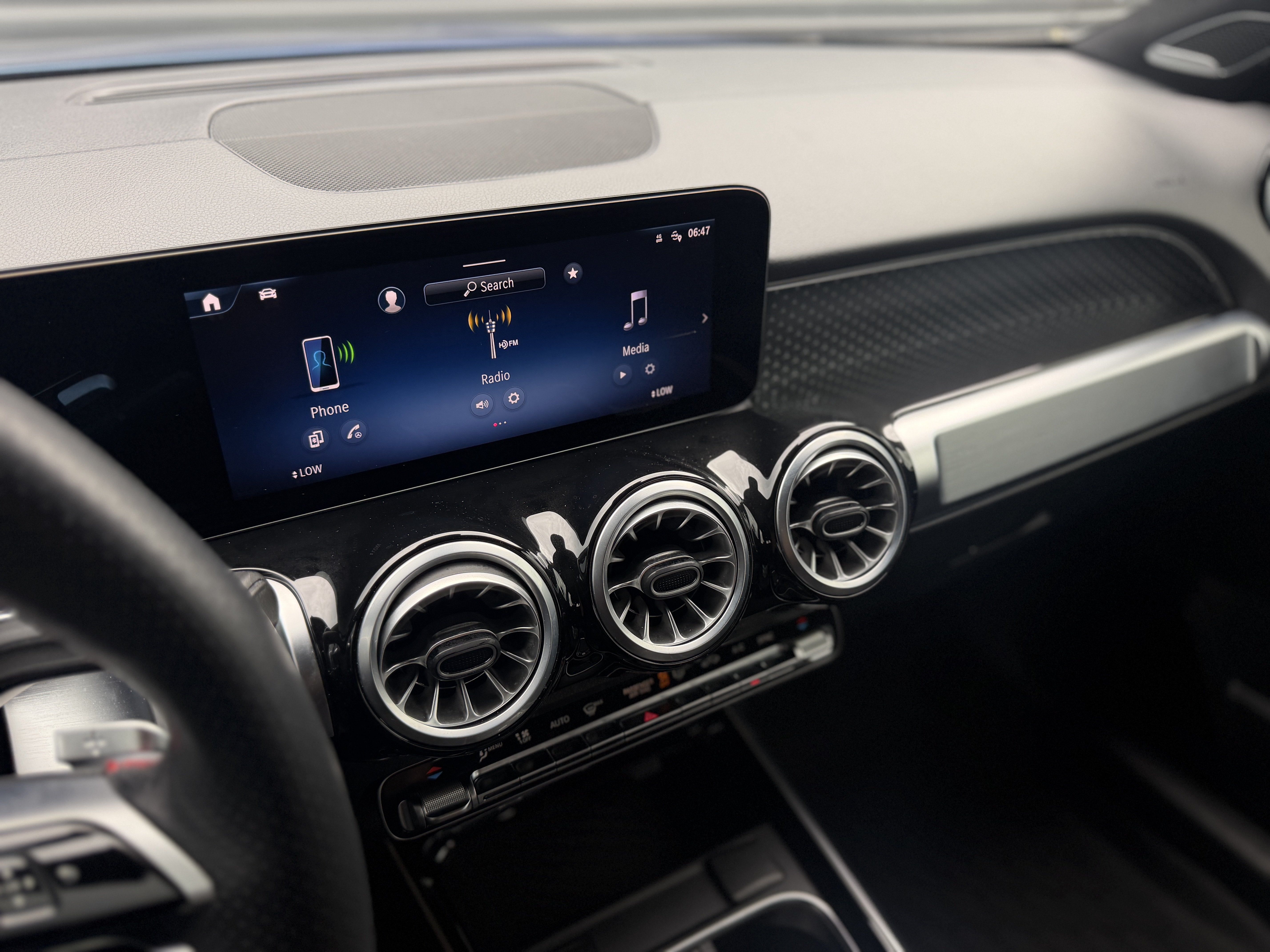 Used 2024 Mercedes-Benz GLB 250 image 26
