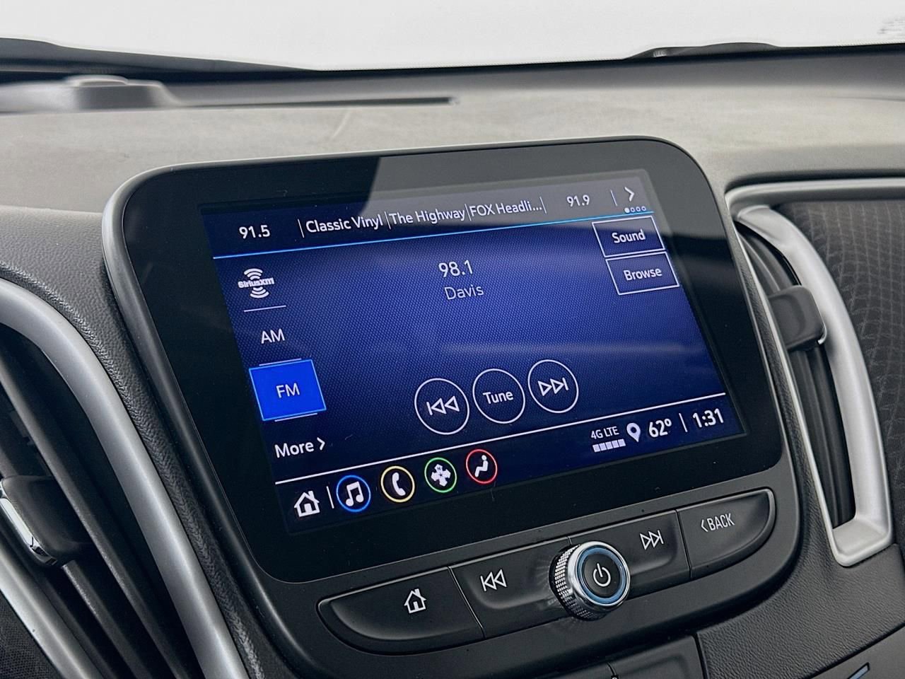 Used 2023 Chevrolet Malibu LT image 43