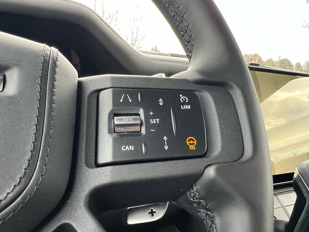 New 2026 Land Rover Defender 110 V8 AWD/4WD image 13