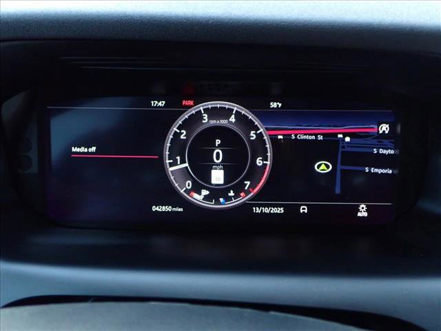 Used 2020 Land Rover Discovery Sport SE image 25