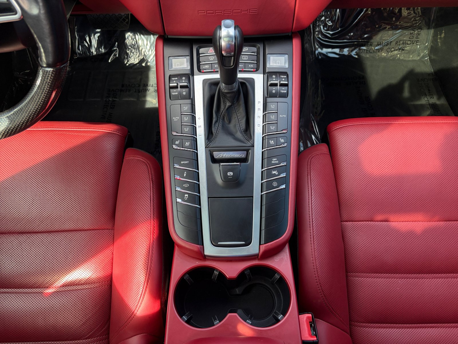 Used 2016 Porsche Macan Turbo AWD/4WD image 23