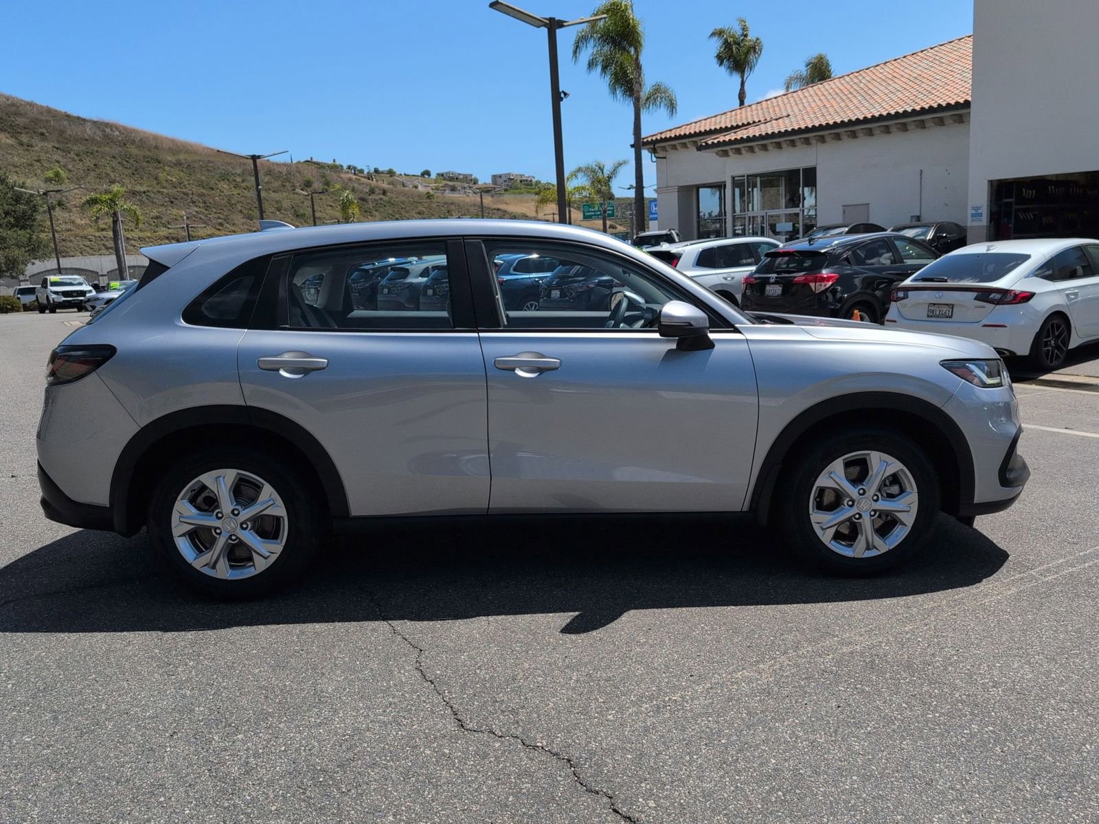 Used 2023 Honda HR-V LX image 6