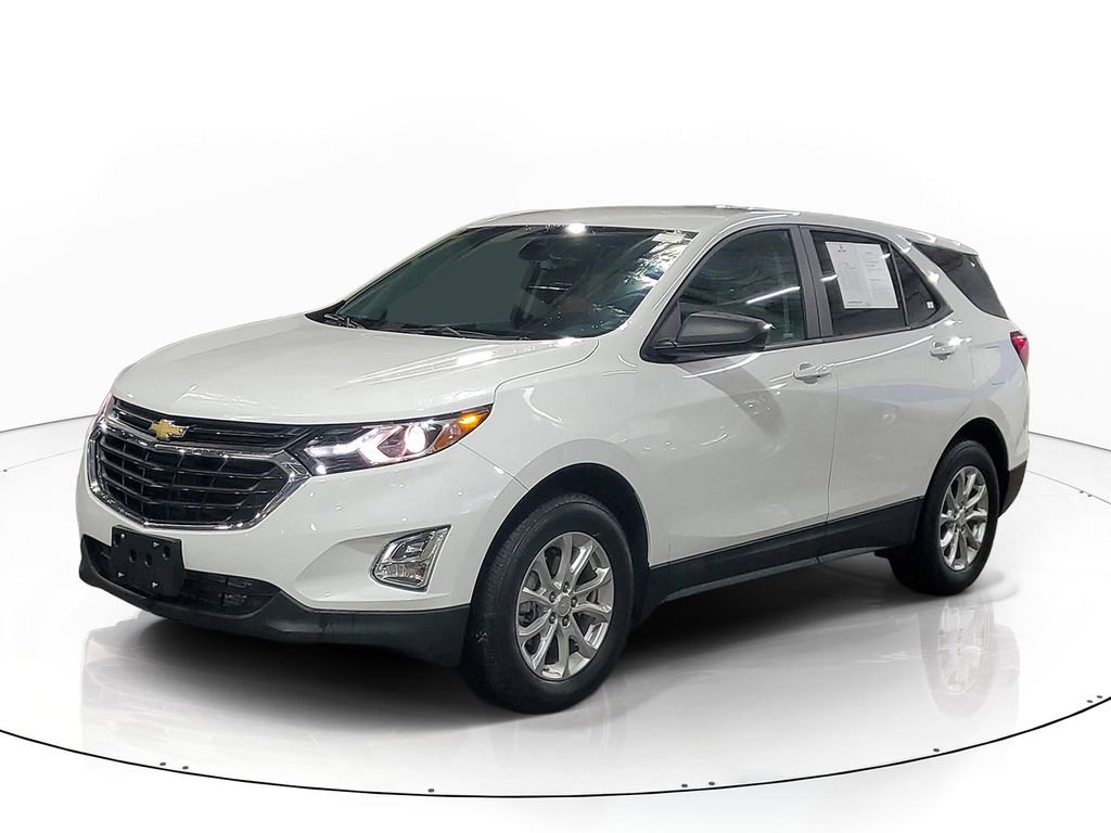 Used 2021 Chevrolet Equinox LS w/ LS Convenience Package AWD/4WD image 2