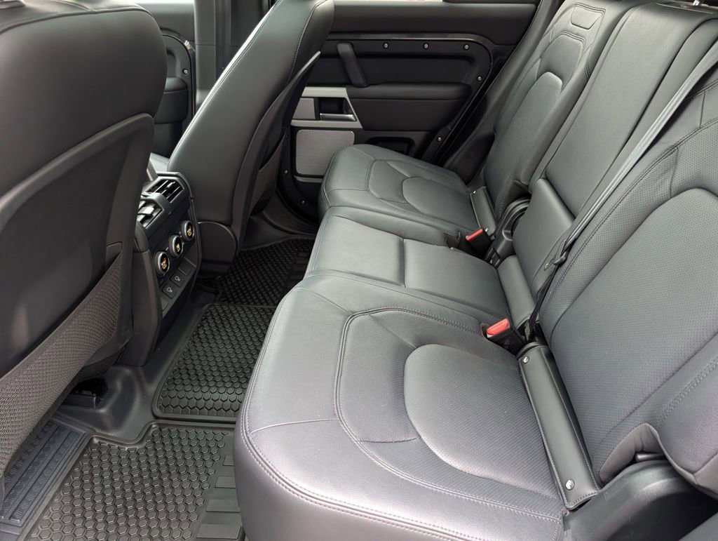 Used 2024 Land Rover Defender 130 S image 34