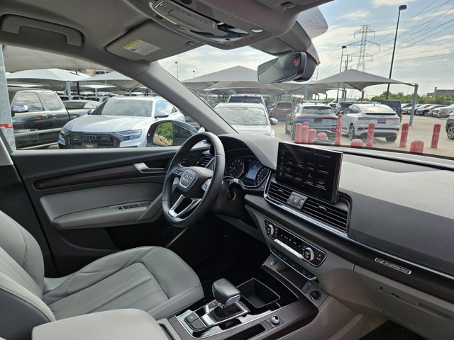 Used 2021 Audi Q5 2.0T Premium w/ Convenience Package AWD/4WD image 11