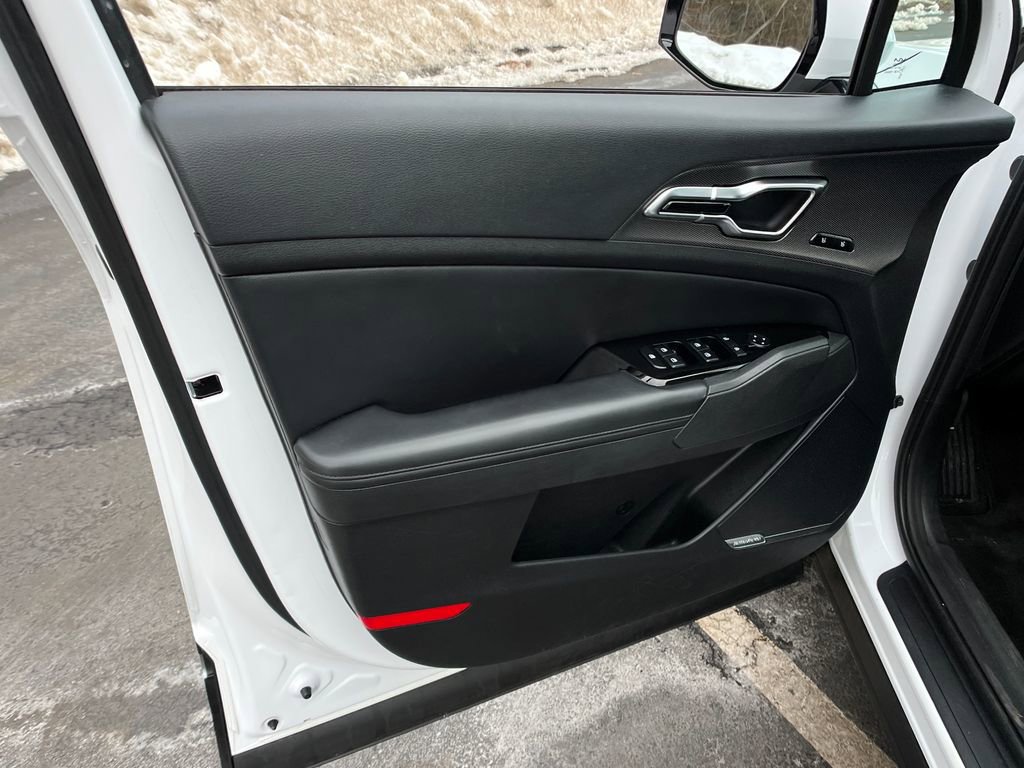 Used 2023 Kia Sportage SX image 11