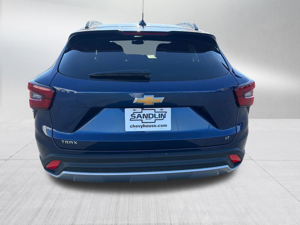 Used 2024 Chevrolet Trax LT w/ Driver Confidence Package image 8