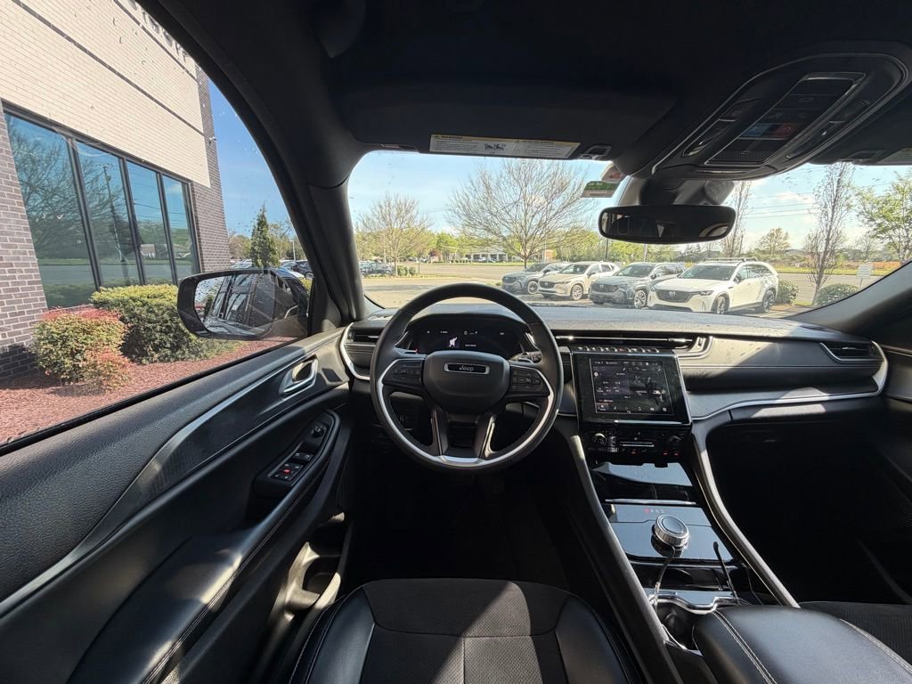 Used 2023 Jeep Grand Cherokee L Laredo image 23