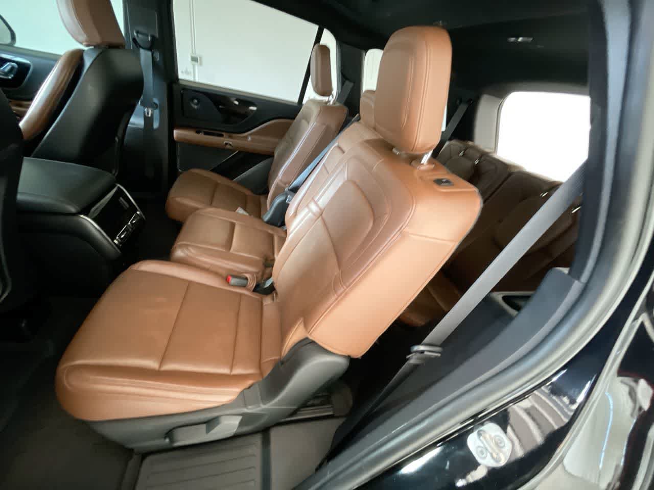 Used 2022 Lincoln Aviator Reserve w/ Equipment Group 201A AWD/4WD image 23