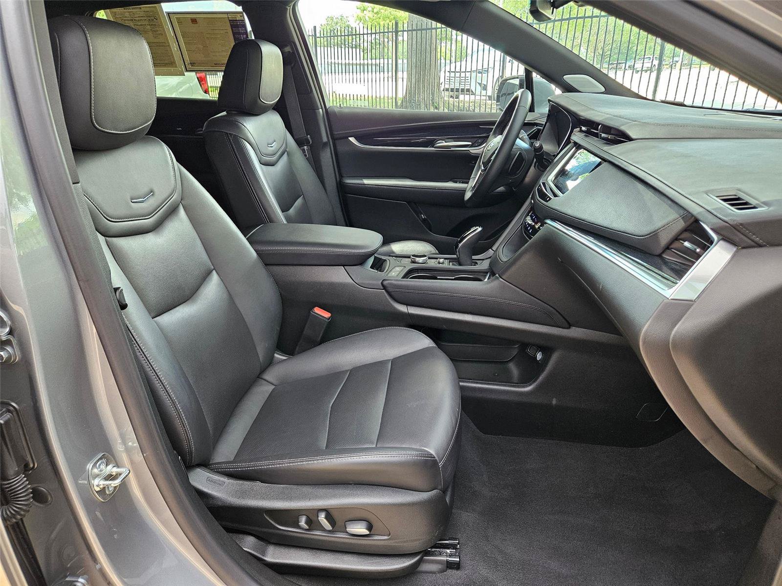 Certified 2025 Cadillac XT5 Premium Luxury AWD/4WD image 28