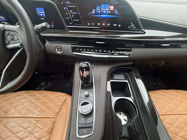 Used 2023 Cadillac Escalade Premium Luxury w/ Performance Package AWD/4WD image 3