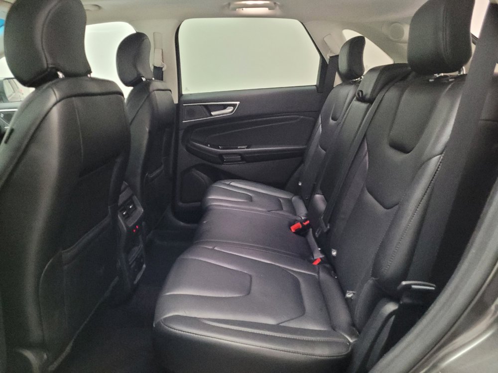 Used 2019 Ford Edge Titanium w/ Equipment Group 301A AWD/4WD image 18