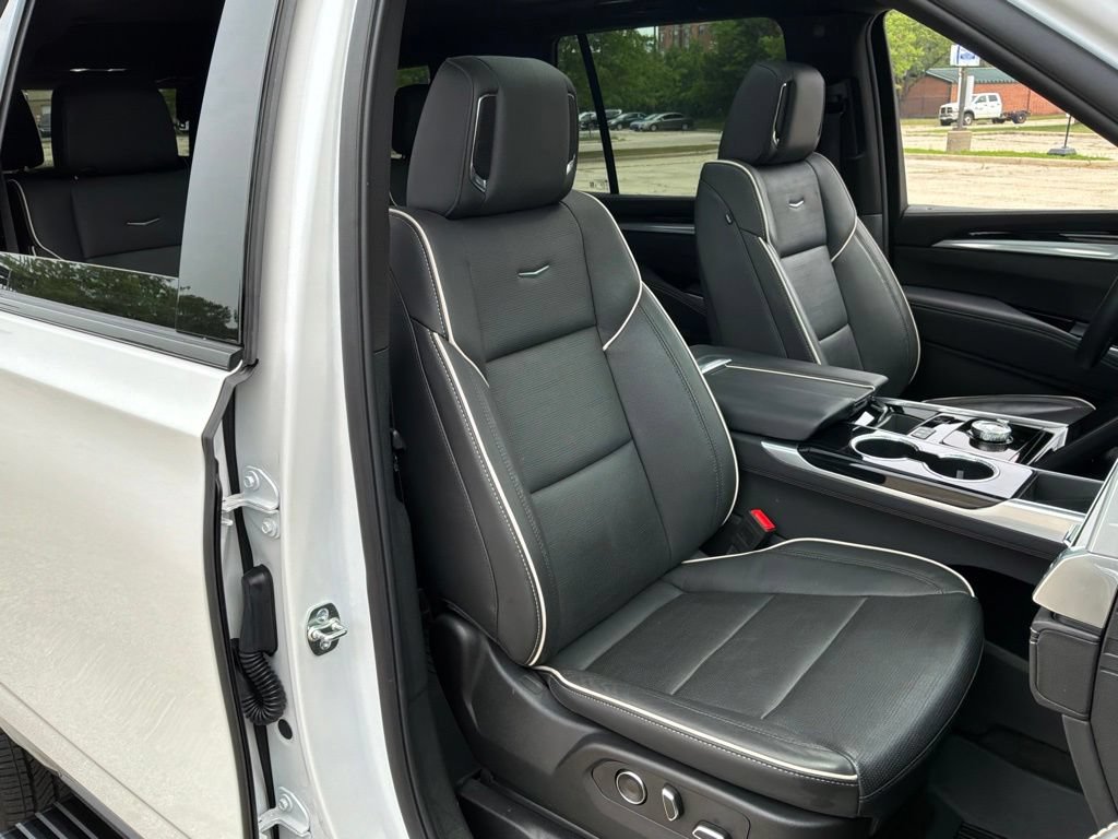 Used 2025 Cadillac Escalade Sport w/ Touring Package AWD/4WD image 60