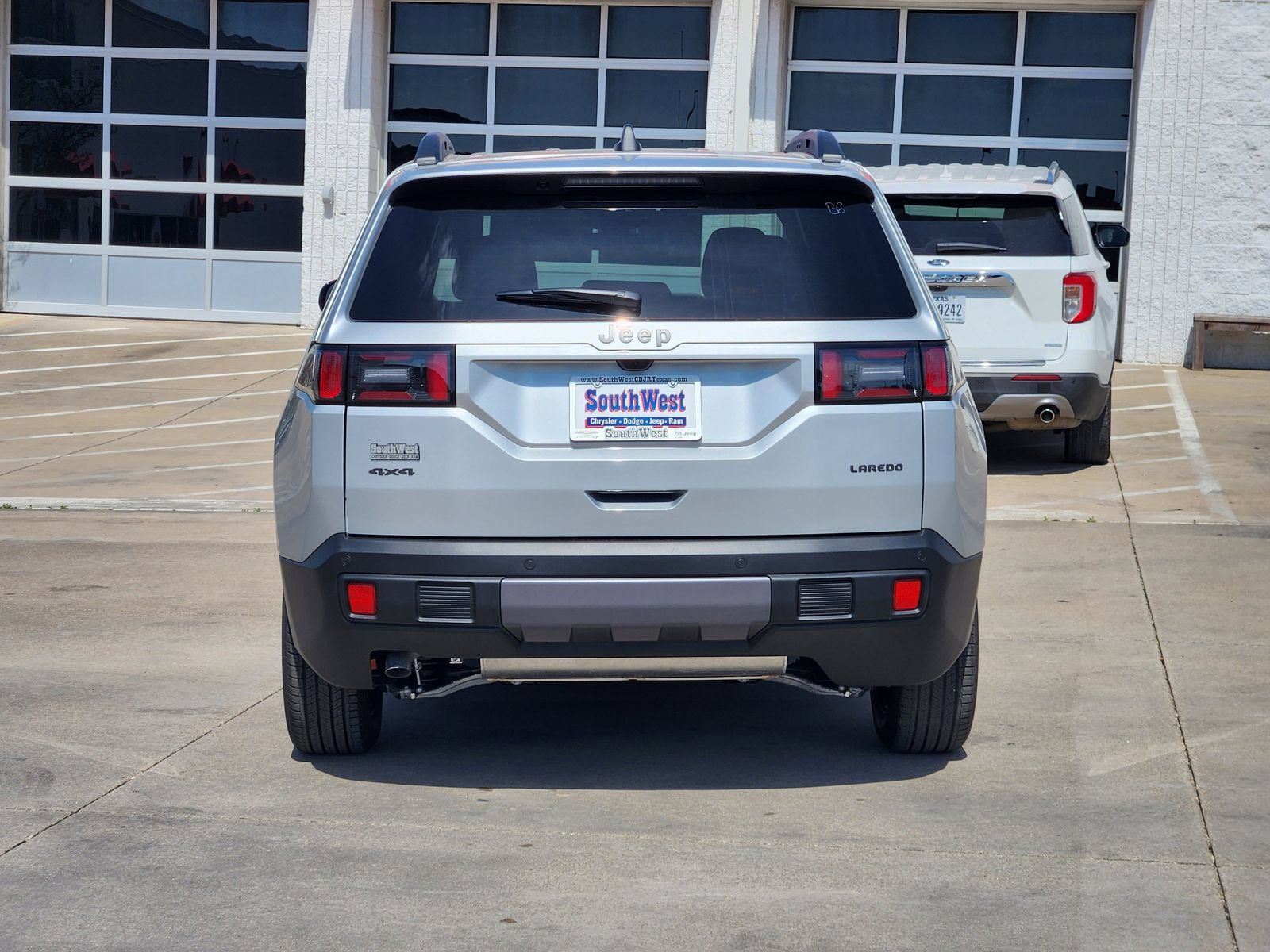 New 2026 Jeep Cherokee Laredo AWD/4WD image 8