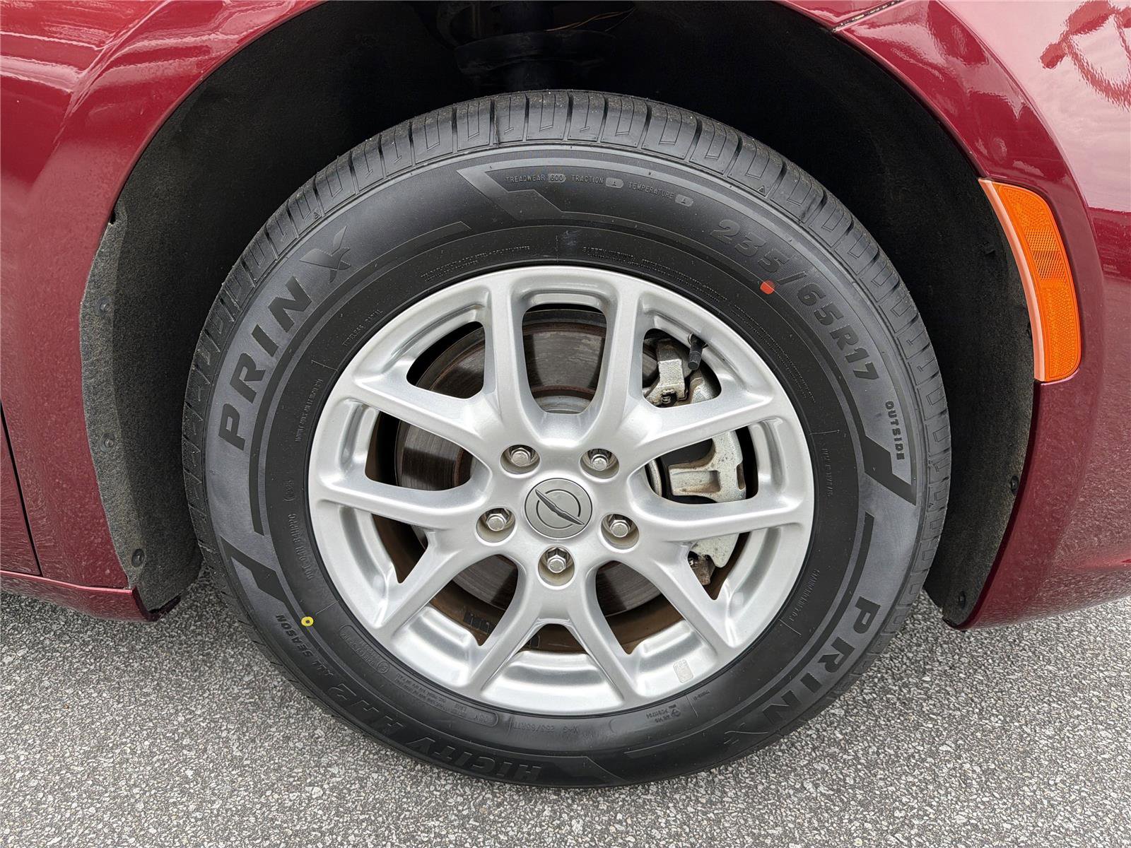 Used 2023 Chrysler Pacifica Touring-L FWD image 11