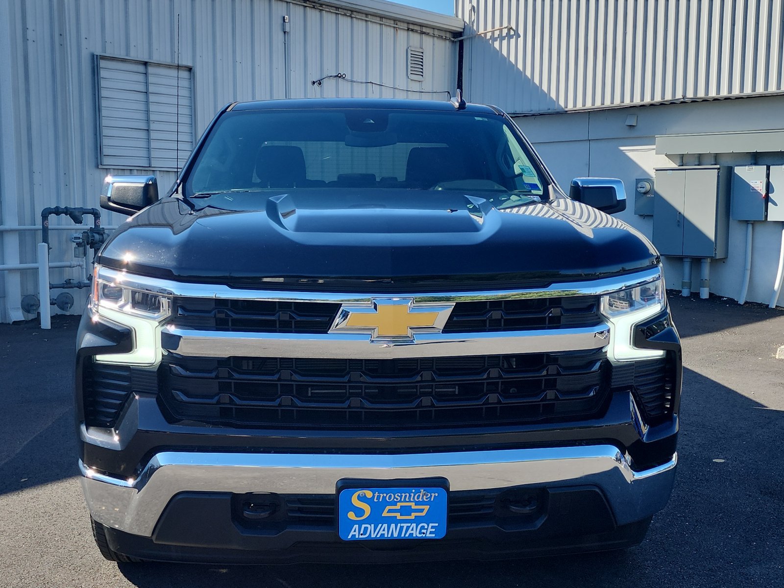 Used 2023 Chevrolet Silverado 1500 LT AWD/4WD image 8