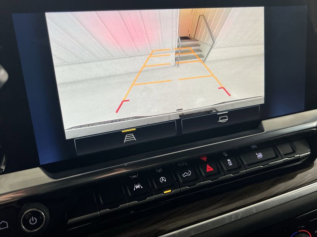 Used 2022 Chevrolet Silverado 1500 LT AWD/4WD image 15