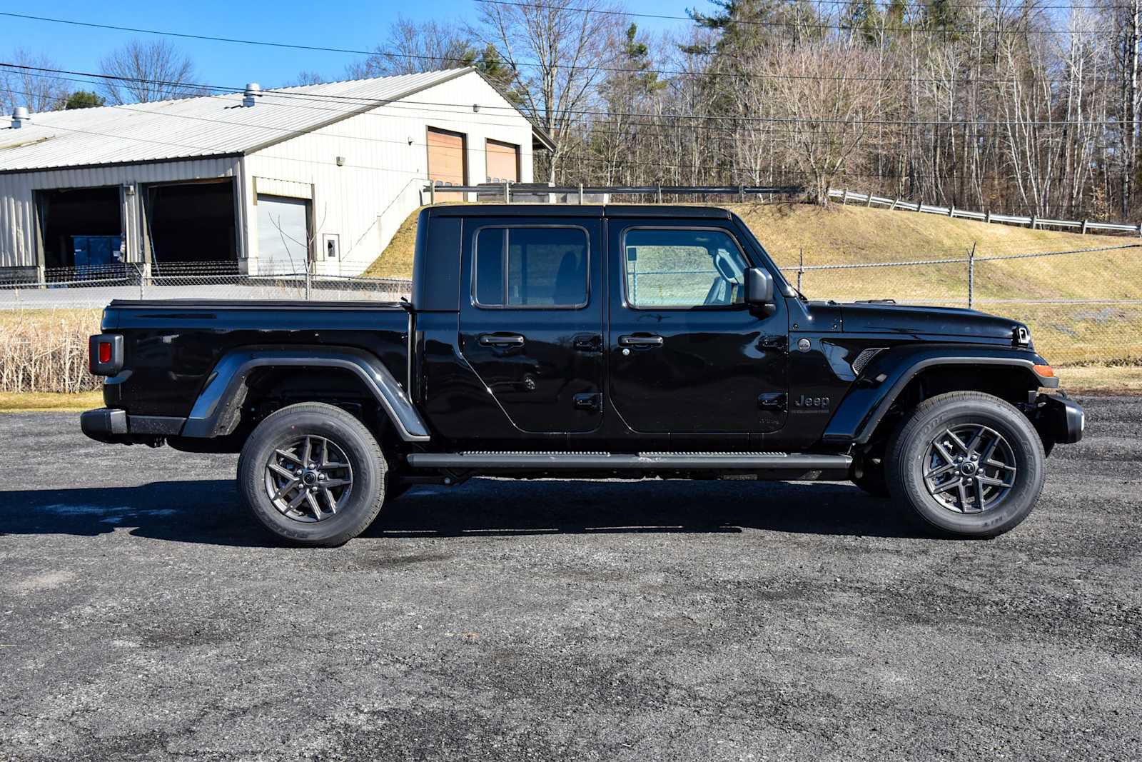 New 2026 Jeep Gladiator Sport AWD/4WD image 2