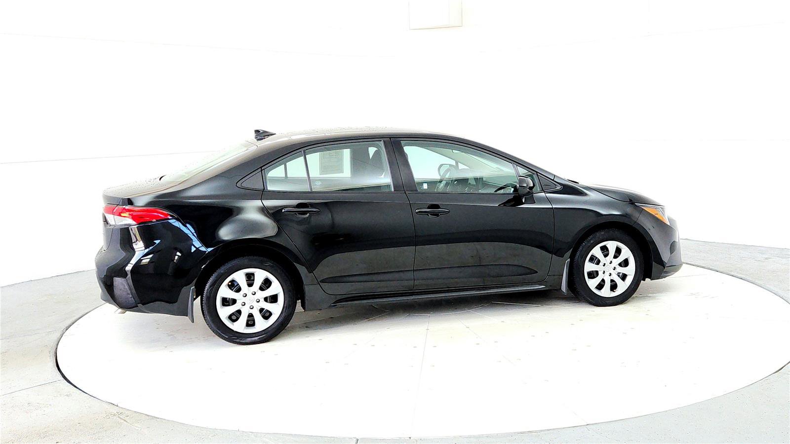 Used 2023 Toyota Corolla LE w/ Carpet Mat Package (TMS) image 6