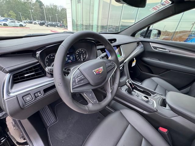New 2026 Cadillac XT5 Luxury image 12