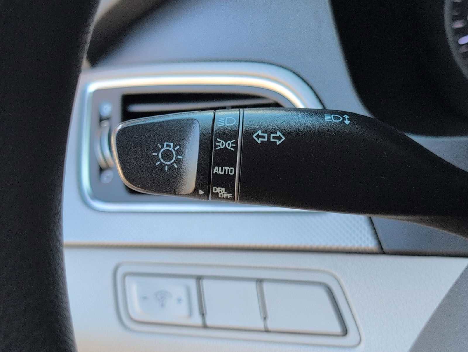 Used 2016 Hyundai Sonata SE FWD image 25