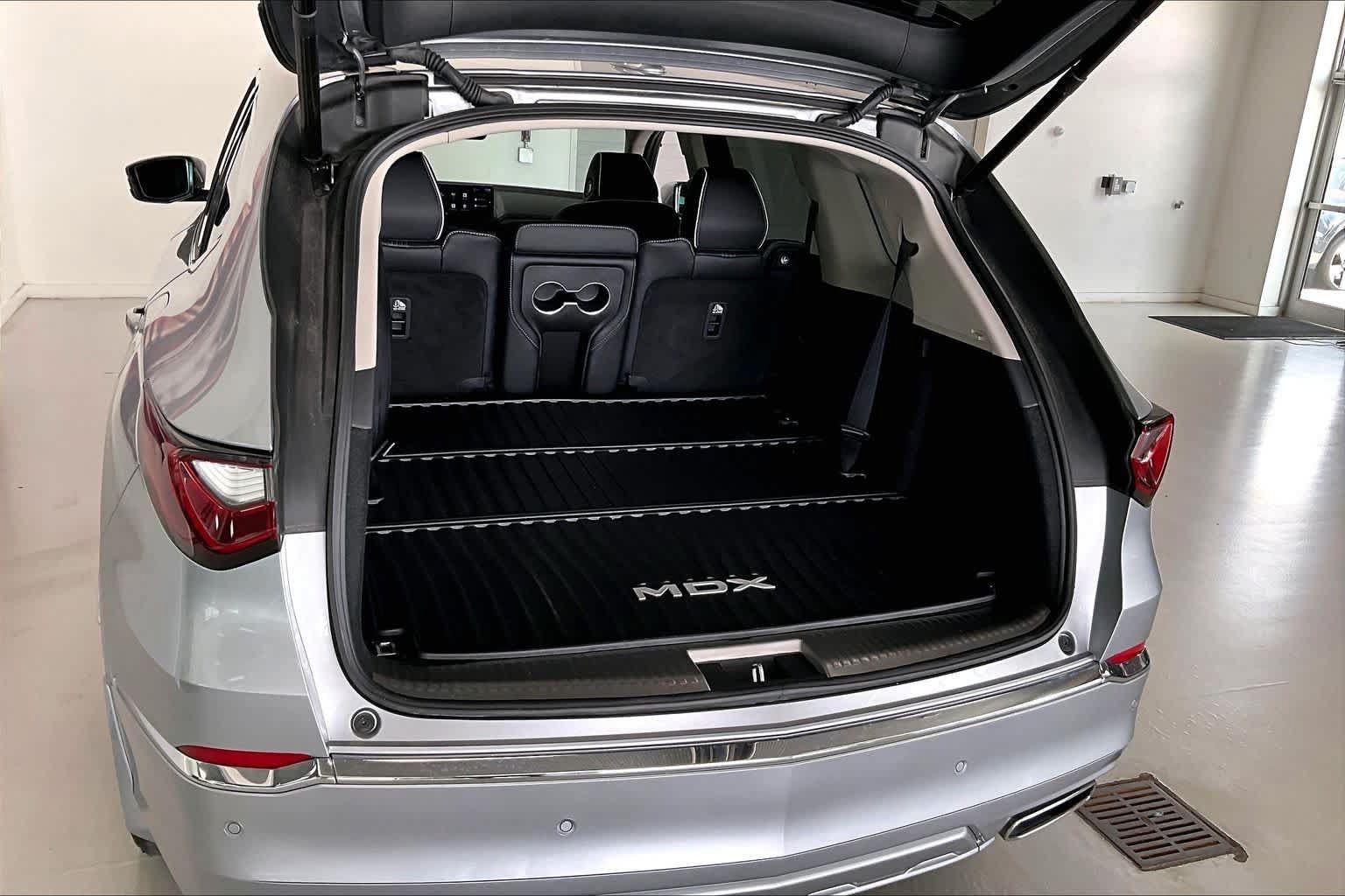 Used 2026 Acura MDX SH-AWD w/ Advance Package image 16