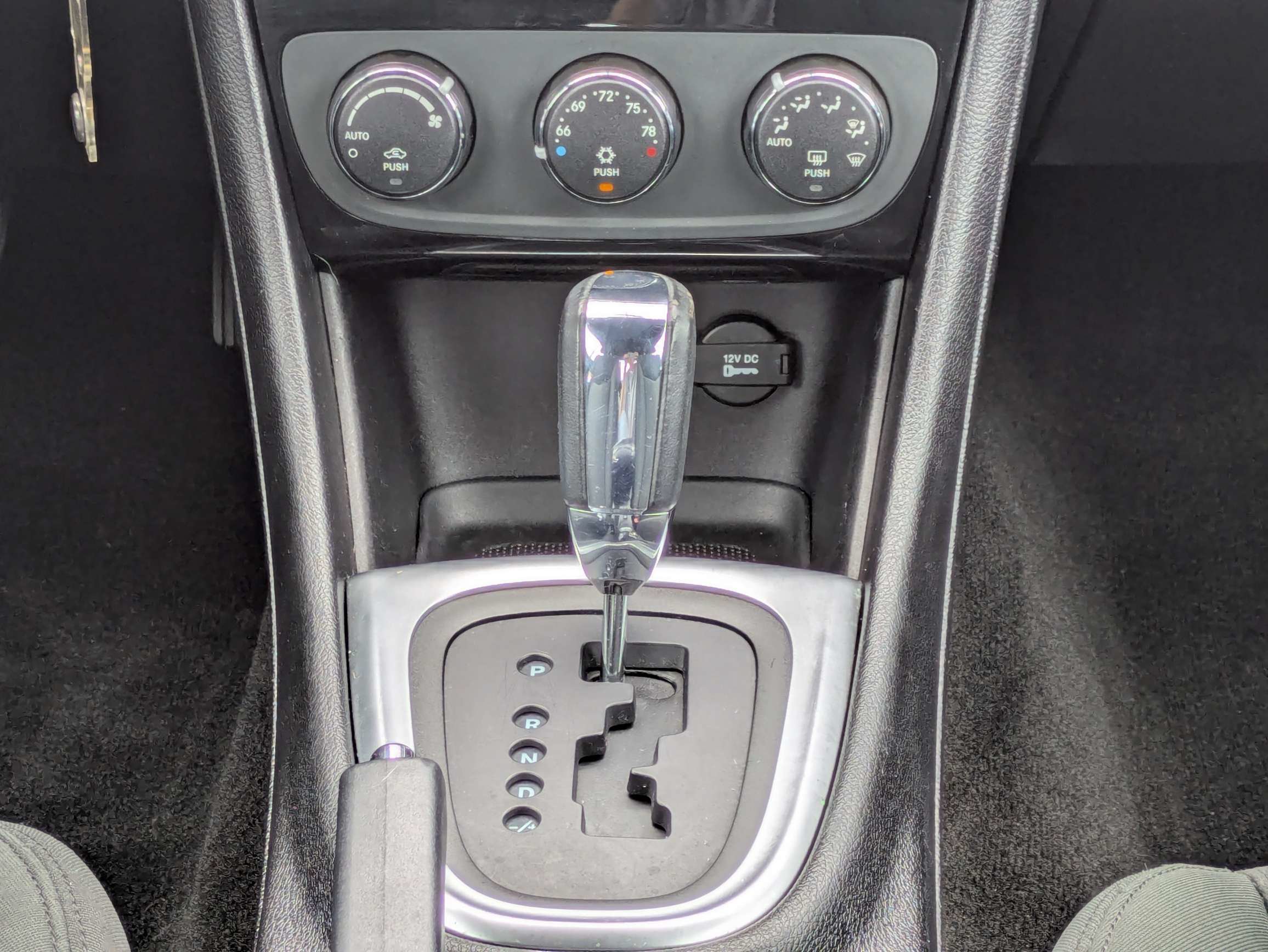 Used 2012 Chrysler 200 Touring FWD image 21