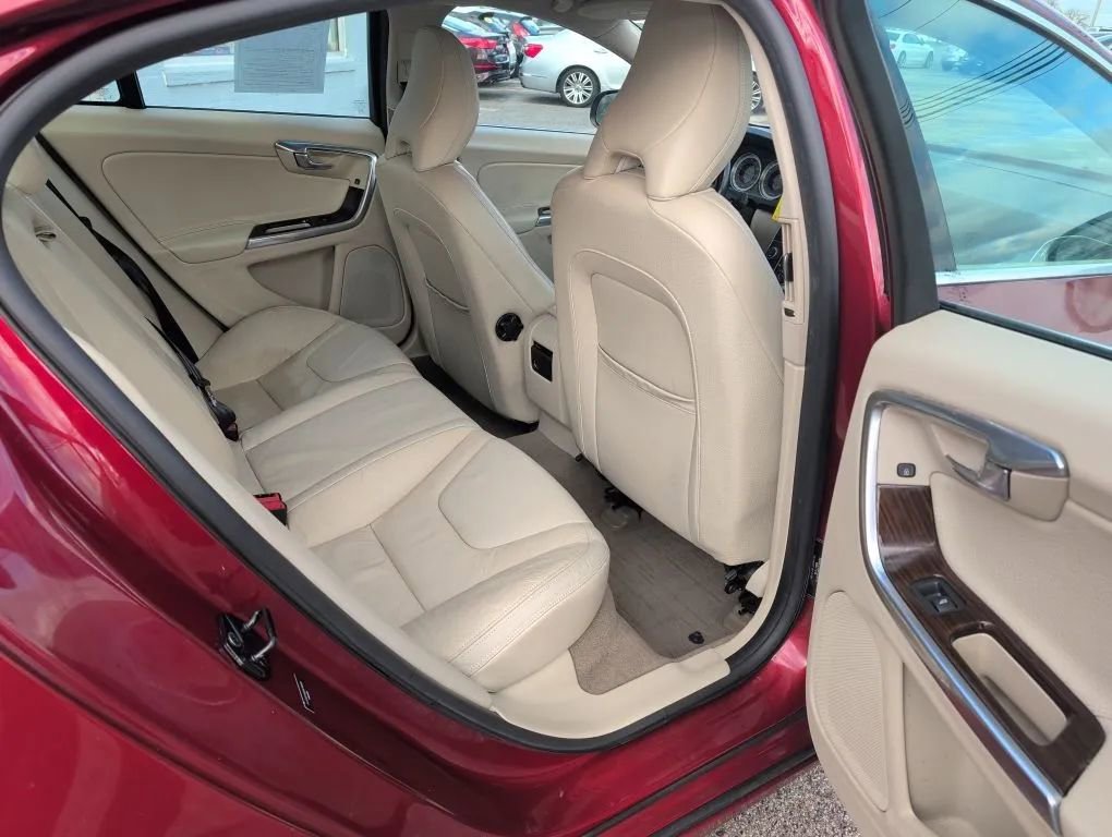 Used 2013 Volvo S60 T5 image 24